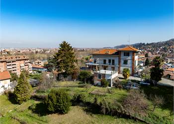 PRESTIGIOSA VILLA IN PRECOLLINA