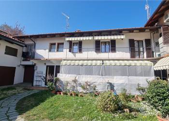 SPLENDIDA PORZIONE DI RUSTICO CON GIARDINO NEL CENTRO STORICO 